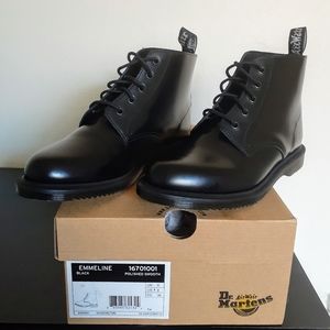 NEW Dr Martens Emmeline Smooth Size 8